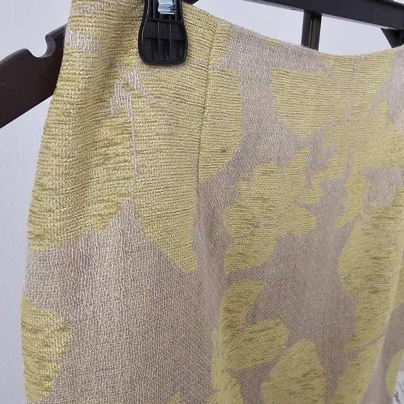 The Limited high waist  floral skirt - Picture 5 of 9